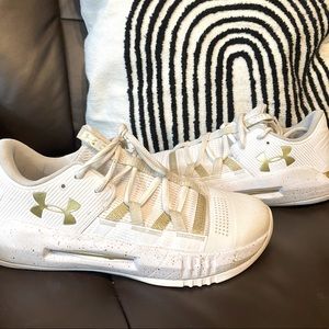 Under Armour volleyball womens size 9 shoes